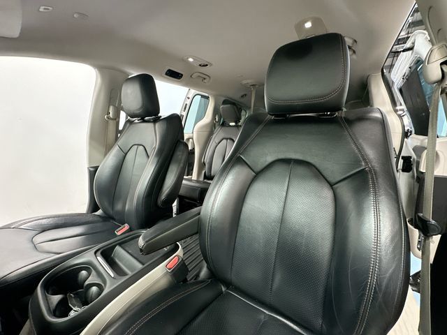 Thumbnail: 2019 Chrysler Pacifica - 8
