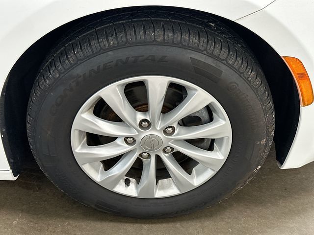 Thumbnail: 2019 Chrysler Pacifica - 7