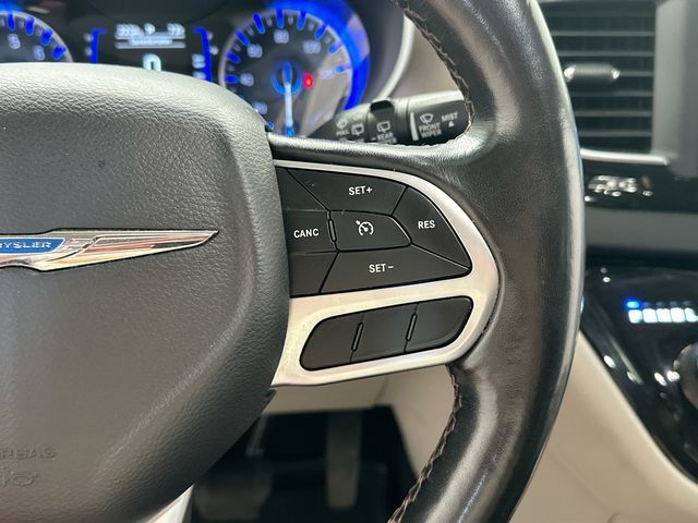Thumbnail: 2019 Chrysler Pacifica - 15