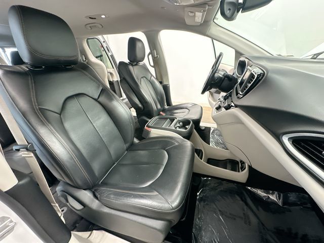 Thumbnail: 2019 Chrysler Pacifica - 26