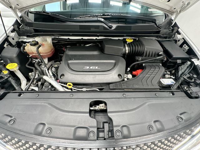 Thumbnail: 2019 Chrysler Pacifica - 9