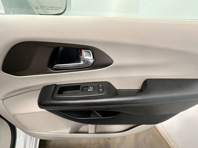 Thumbnail: 2019 Chrysler Pacifica - 28