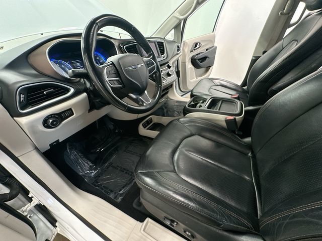 Thumbnail: 2019 Chrysler Pacifica - 11