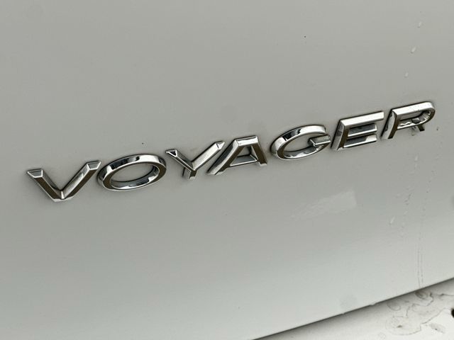 Thumbnail: 2022 Chrysler Voyager - 7