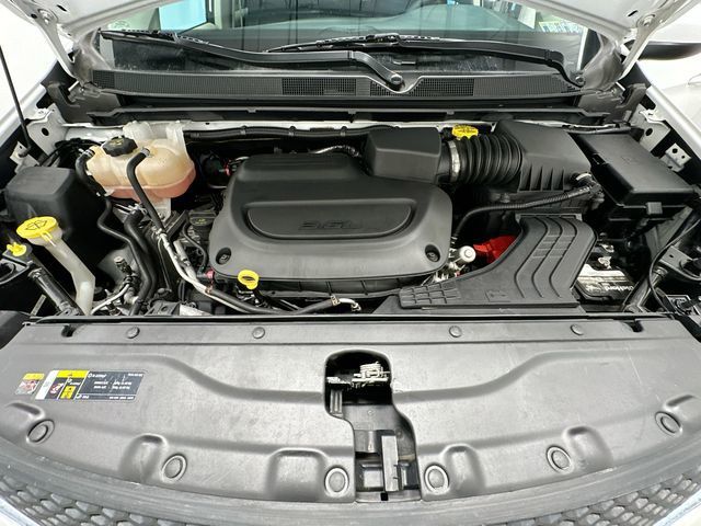 Thumbnail: 2022 Chrysler Voyager - 9