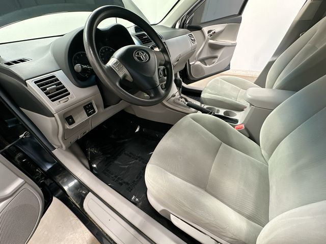 Thumbnail: 2013 Toyota Corolla - 12