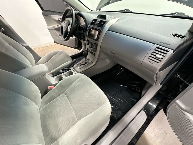 Thumbnail: 2013 Toyota Corolla - 23