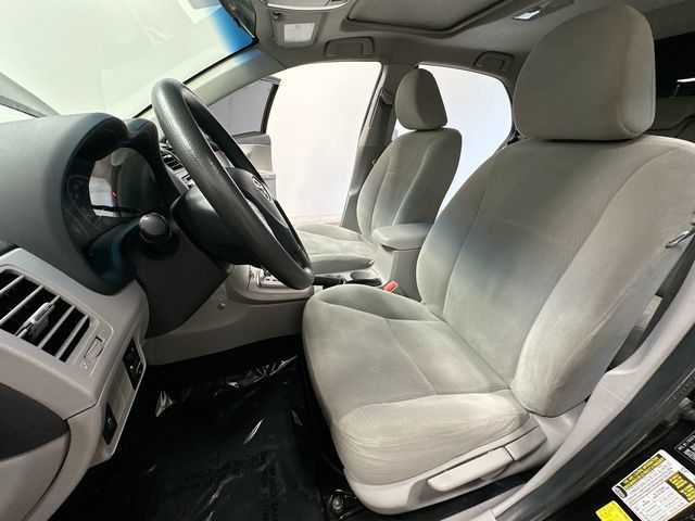 Thumbnail: 2013 Toyota Corolla - 20