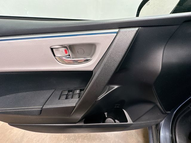 Thumbnail: 2014 Toyota Corolla - 18
