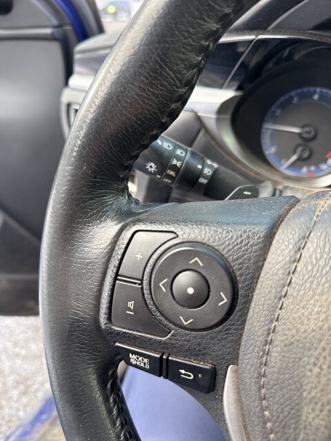 Thumbnail: 2015 Toyota Corolla - 11