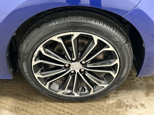 Thumbnail: 2015 Toyota Corolla - 8