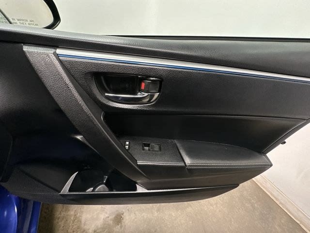 Thumbnail: 2015 Toyota Corolla - 26