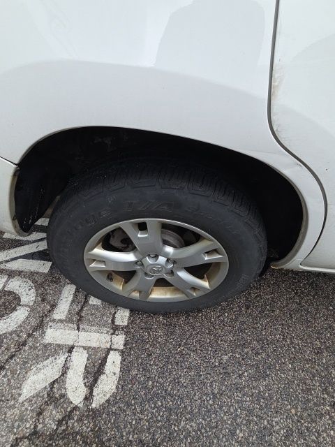 Thumbnail: 2011 Toyota RAV4 - 17