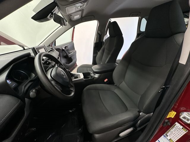 2022 Toyota RAV4 LE 12