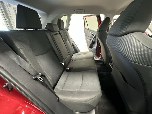 2022 Toyota RAV4 LE 26
