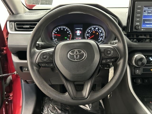 2022 Toyota RAV4 LE 2