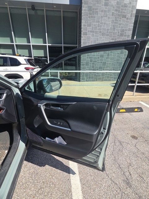 Thumbnail: 2019 Toyota RAV4 - 24