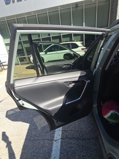 Thumbnail: 2019 Toyota RAV4 - 20