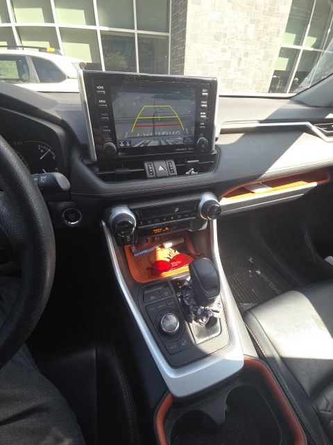Thumbnail: 2019 Toyota RAV4 - 8