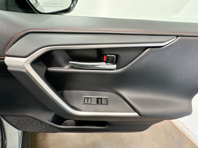 Thumbnail: 2019 Toyota RAV4 - 28