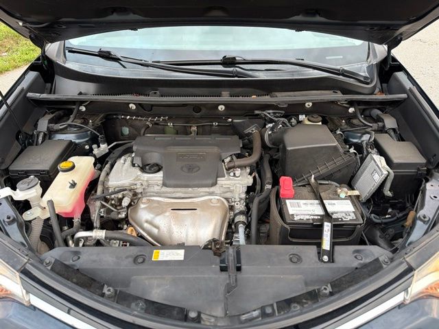 Thumbnail: 2017 Toyota RAV4 - 8