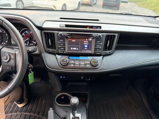 Thumbnail: 2017 Toyota RAV4 - 12