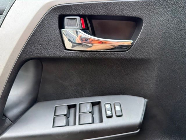 Thumbnail: 2017 Toyota RAV4 - 24