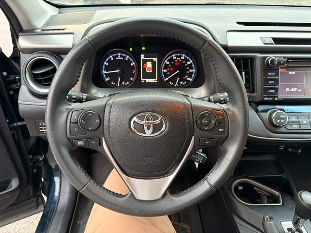 Thumbnail: 2017 Toyota RAV4 - 9