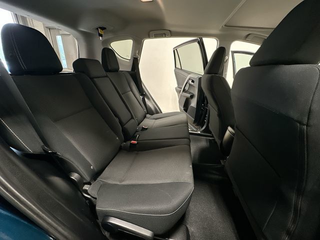Thumbnail: 2017 Toyota RAV4 - 28