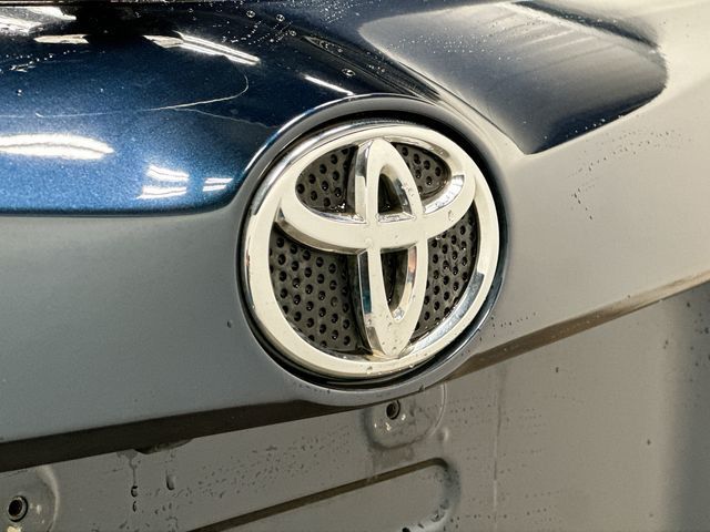 Thumbnail: 2017 Toyota RAV4 - 7