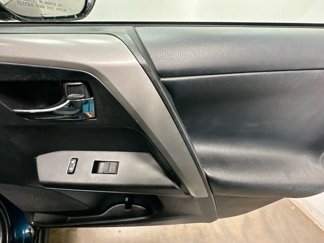 Thumbnail: 2017 Toyota RAV4 - 27