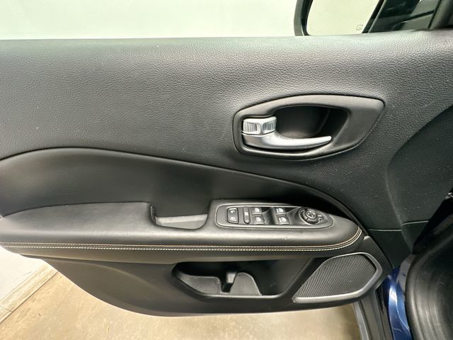 Thumbnail: 2018 Jeep Compass - 26