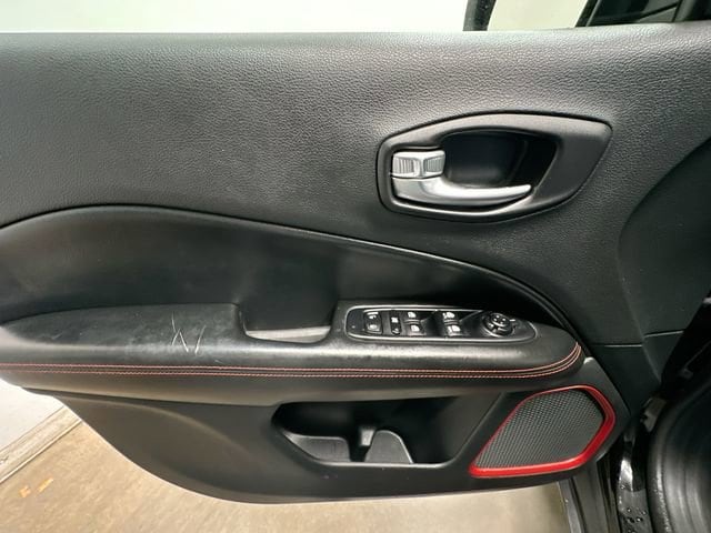 Thumbnail: 2020 Jeep Compass - 21