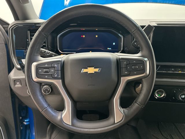 Thumbnail: 2022 Chevrolet Silverado 1500 - 2
