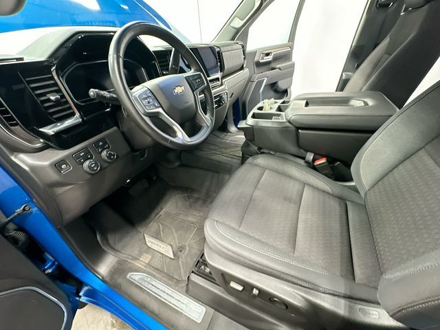 Thumbnail: 2022 Chevrolet Silverado 1500 - 11