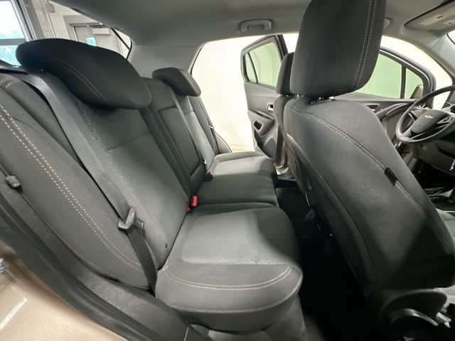 Thumbnail: 2018 Chevrolet Trax - 26