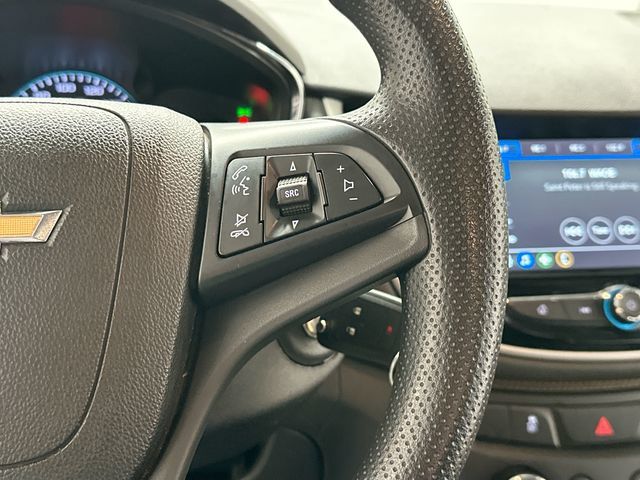 Thumbnail: 2018 Chevrolet Trax - 17