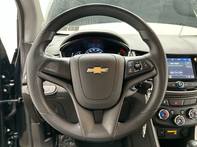 Thumbnail: 2018 Chevrolet Trax - 2