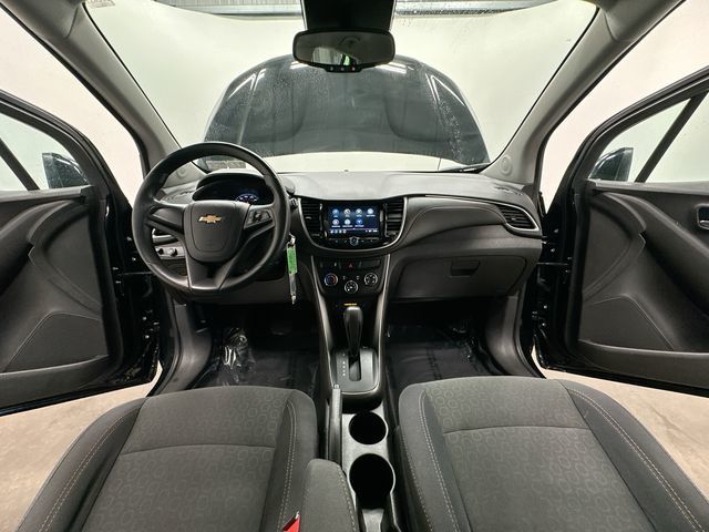 Thumbnail: 2018 Chevrolet Trax - 10