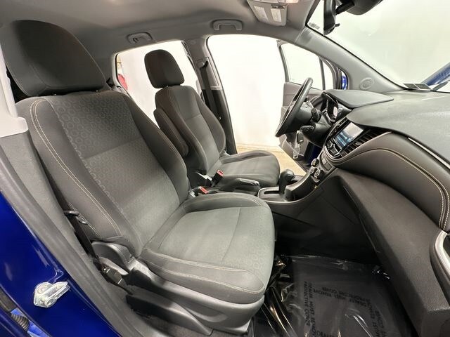 Thumbnail: 2017 Chevrolet Trax - 24