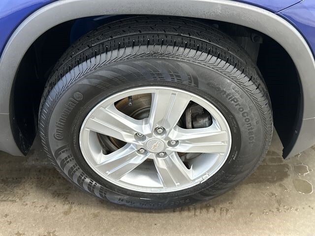 Thumbnail: 2017 Chevrolet Trax - 8