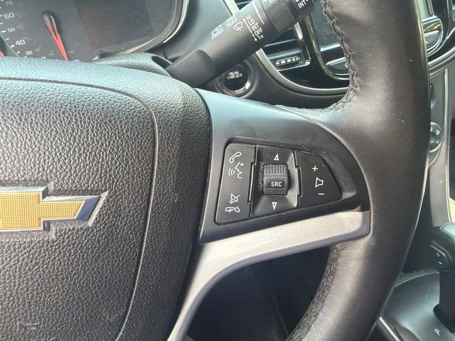 Thumbnail: 2017 Chevrolet Trax - 21