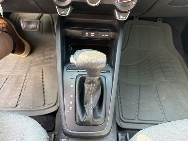 Thumbnail: 2018 Kia Rio - 15