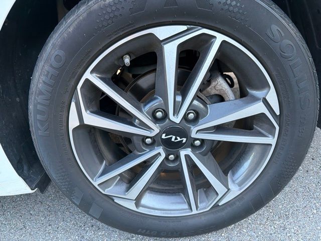 Thumbnail: 2023 Kia Forte - 18