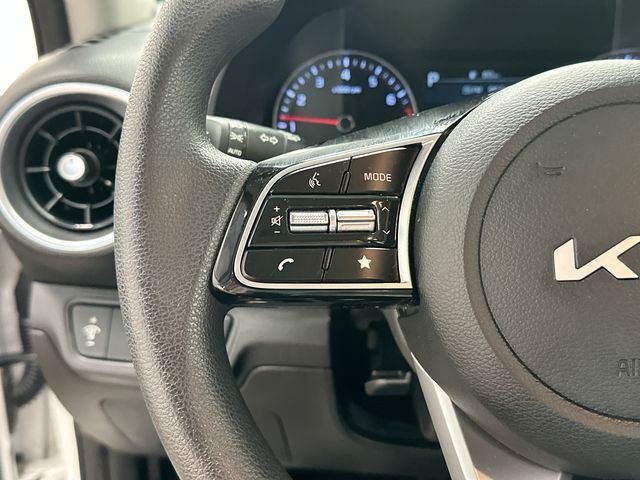 Thumbnail: 2023 Kia Forte - 19
