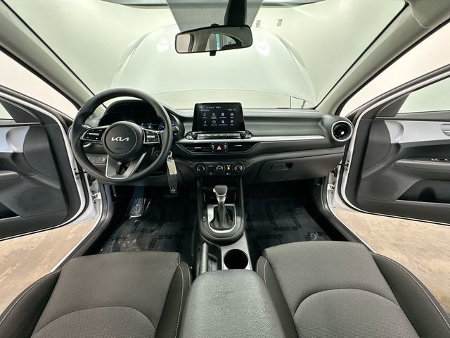 Thumbnail: 2023 Kia Forte - 10