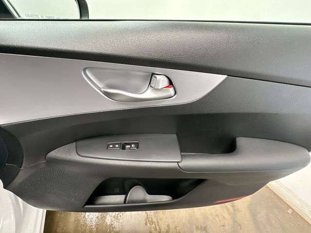 Thumbnail: 2023 Kia Forte - 26