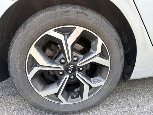 Thumbnail: 2019 Kia Forte - 23