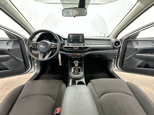 Thumbnail: 2019 Kia Forte - 10