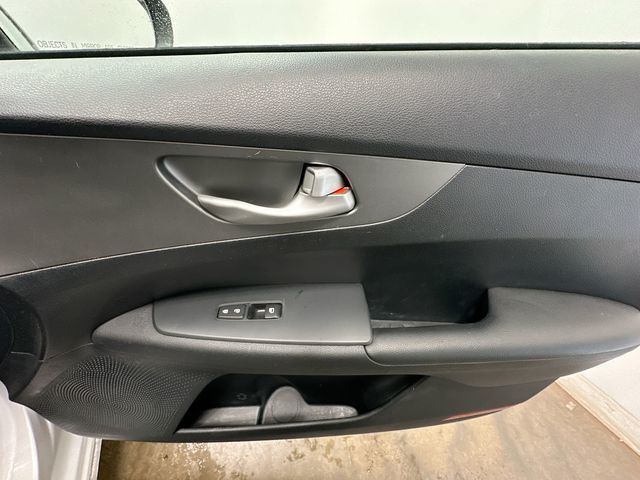 Thumbnail: 2019 Kia Forte - 26